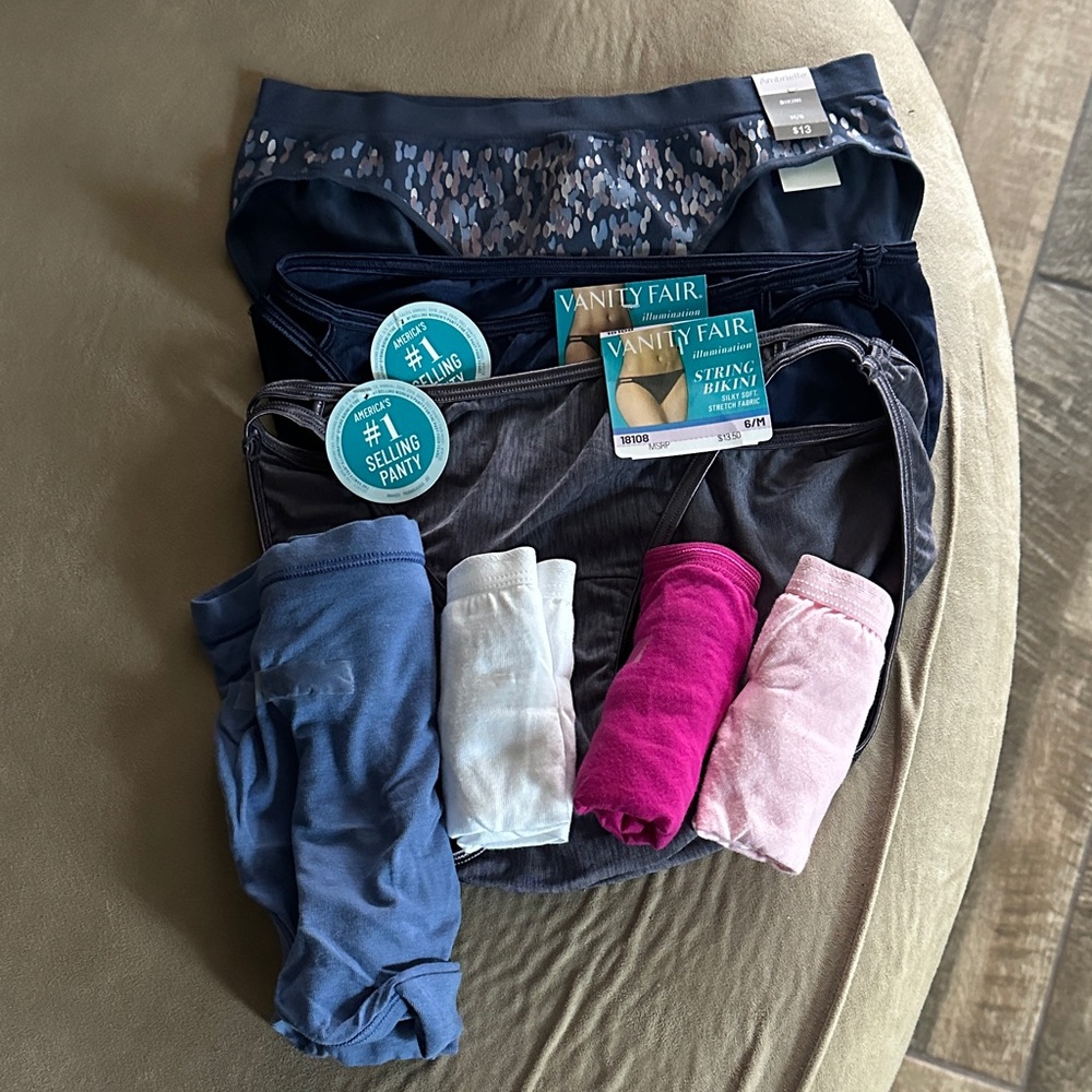 Vanity Fair, Hanes & Ambrielle Women's Underwear